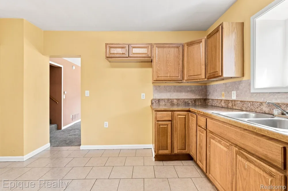 2413 Walnut Street Port Huron City, MI 48060