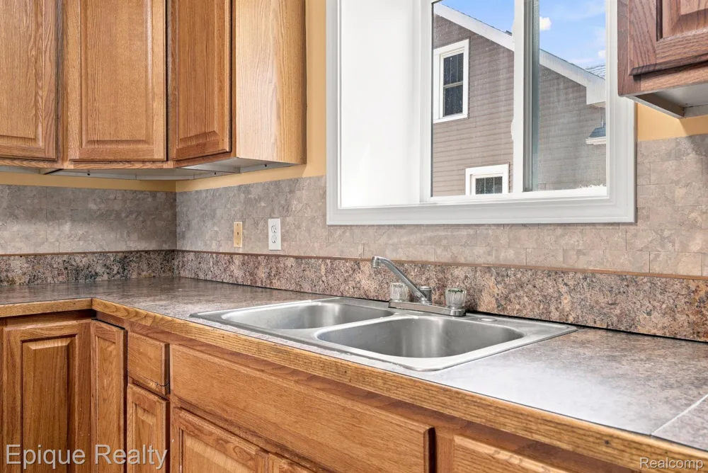 2413 Walnut Street Port Huron City, MI 48060