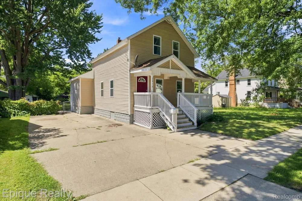 2413 Walnut Street Port Huron City, MI 48060
