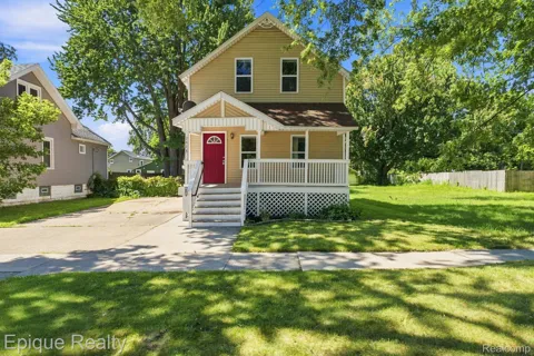 2413 Walnut Street