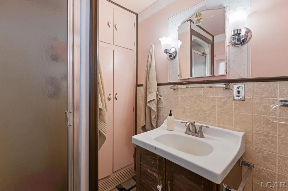 8720 Buckeye Road Amboy Township, MI 49288