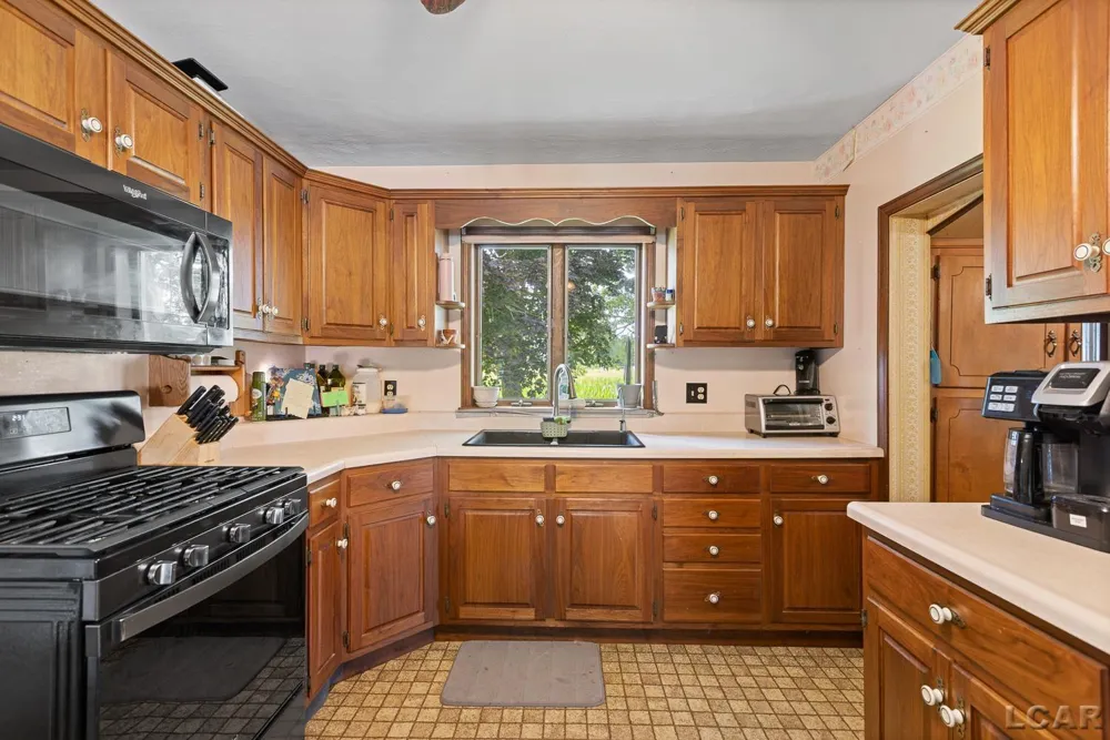 8720 Buckeye Road Amboy Township, MI 49288