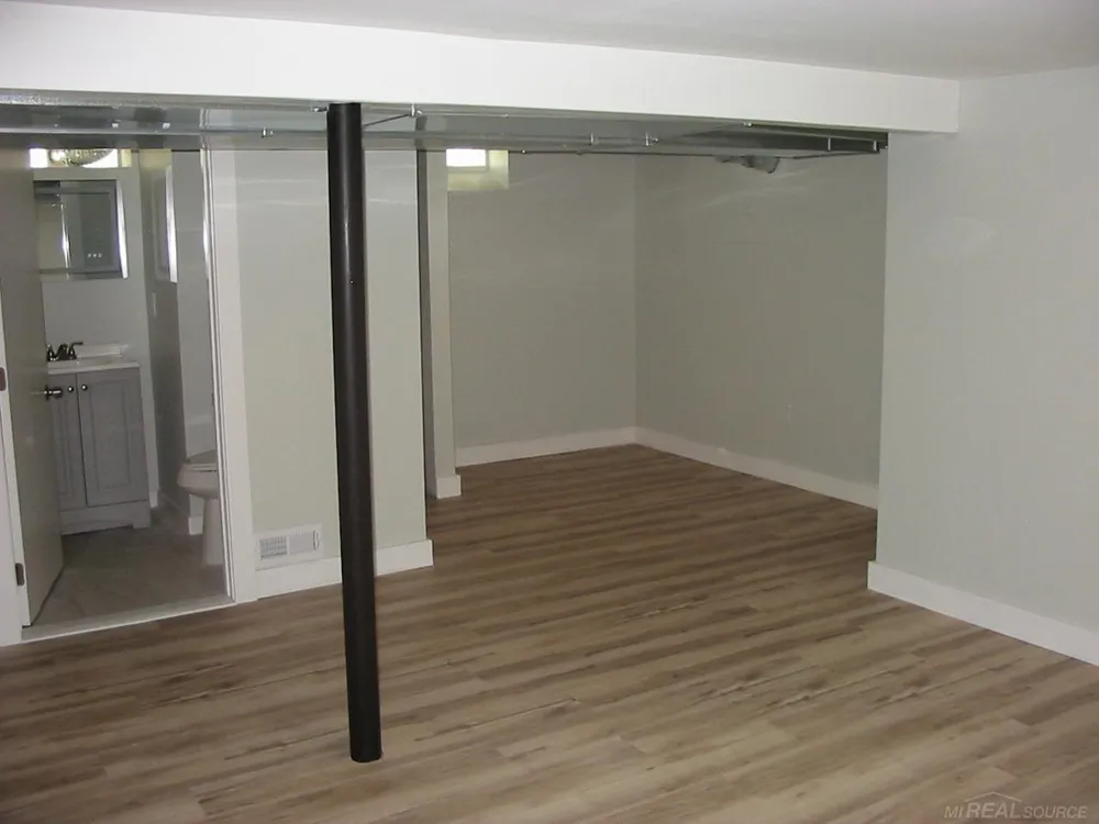 23909 Talbot Street St Clair Shores City, MI 48082
