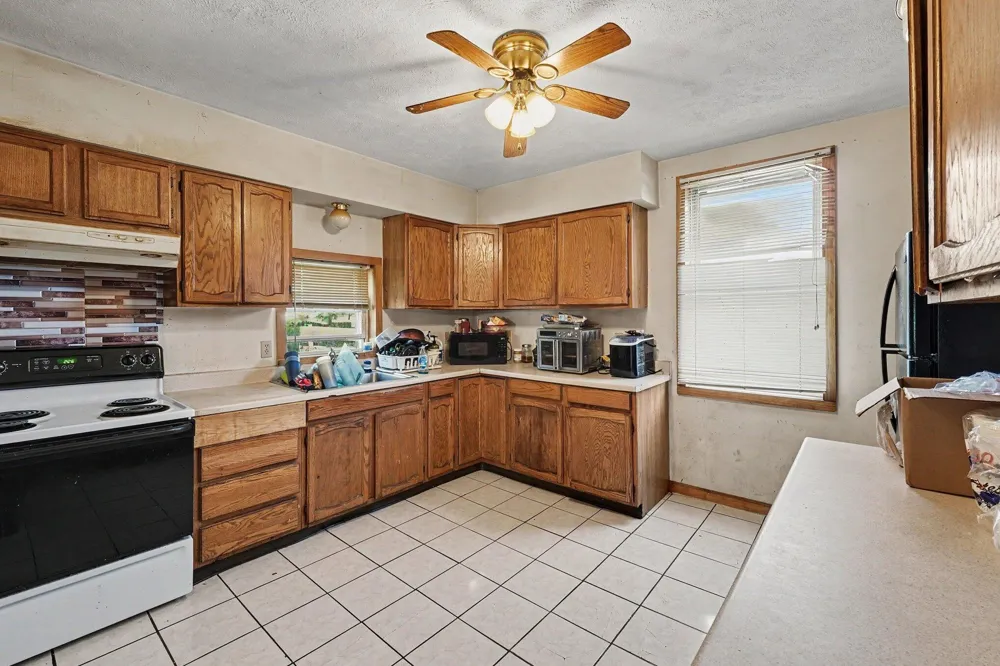908 W Lapeer Street Lansing City, MI 48915