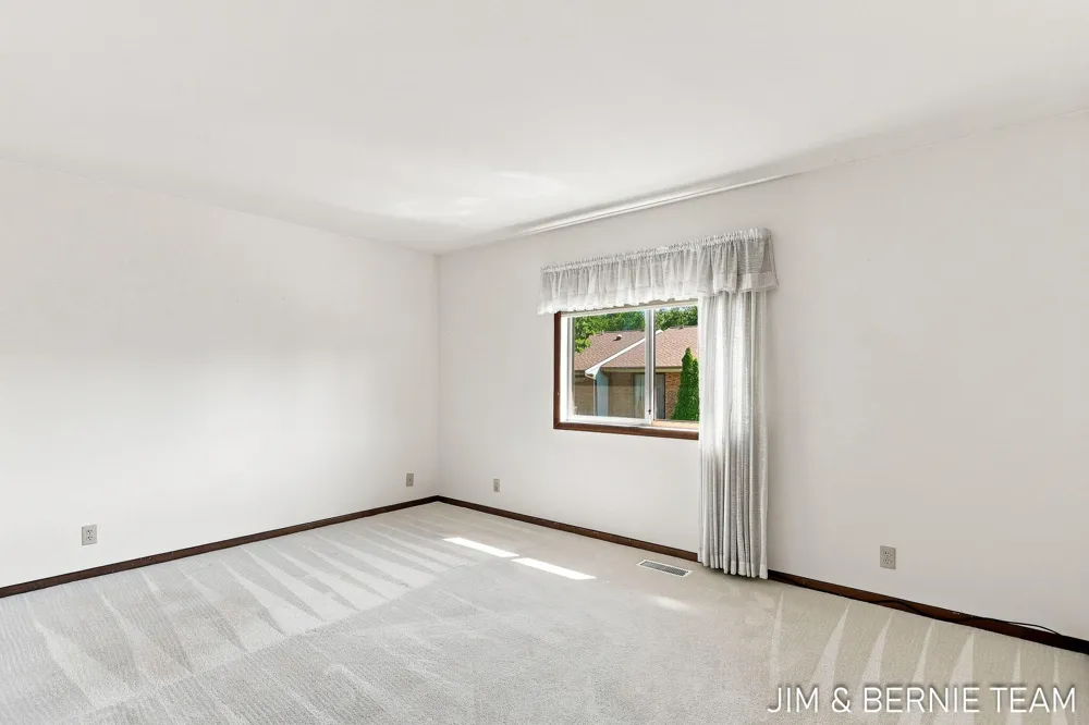 75 Old Mill Drive #13 Holland City, MI 49423