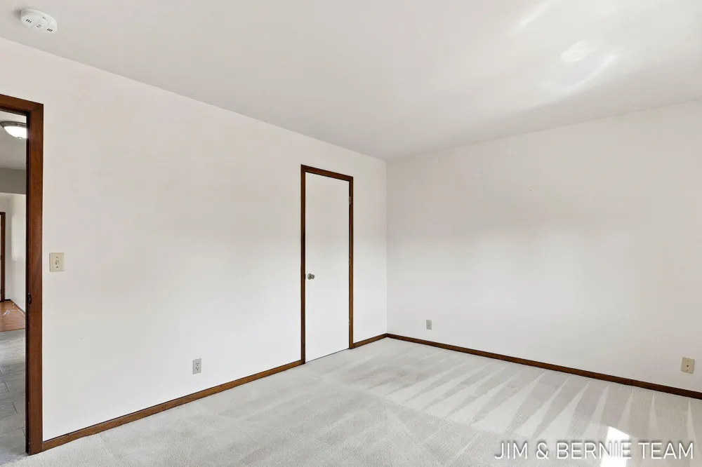 75 Old Mill Drive #13 Holland City, MI 49423