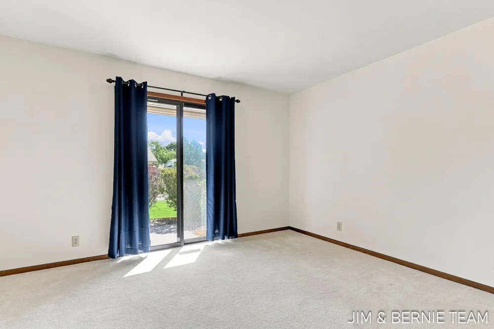 75 Old Mill Drive #13 Holland City, MI 49423