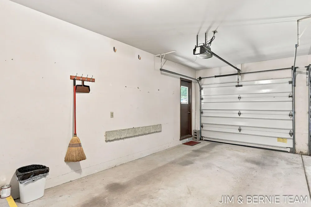 75 Old Mill Drive #13 Holland City, MI 49423