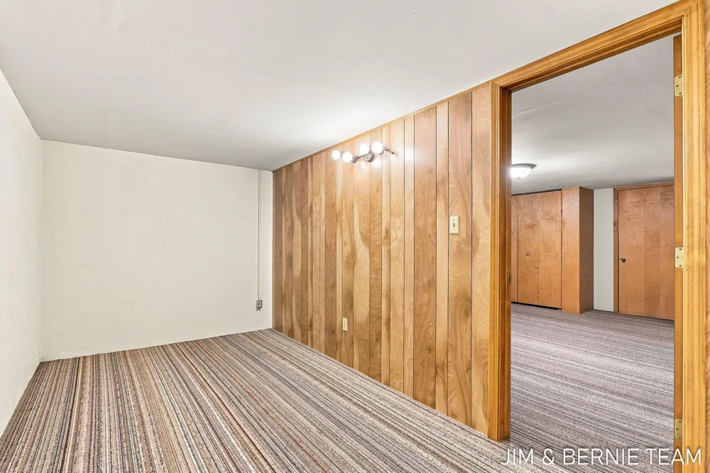 75 Old Mill Drive #13 Holland City, MI 49423