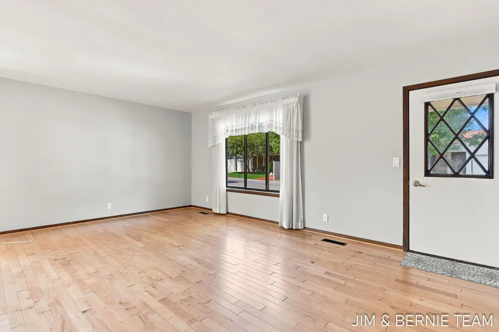 75 Old Mill Drive #13 Holland City, MI 49423