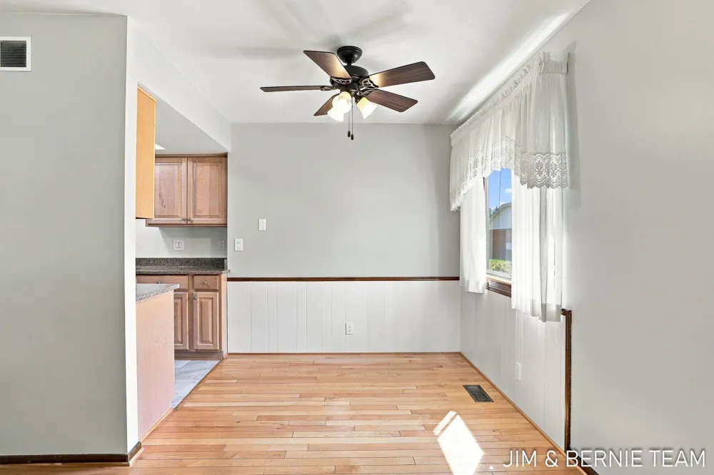 75 Old Mill Drive #13 Holland City, MI 49423