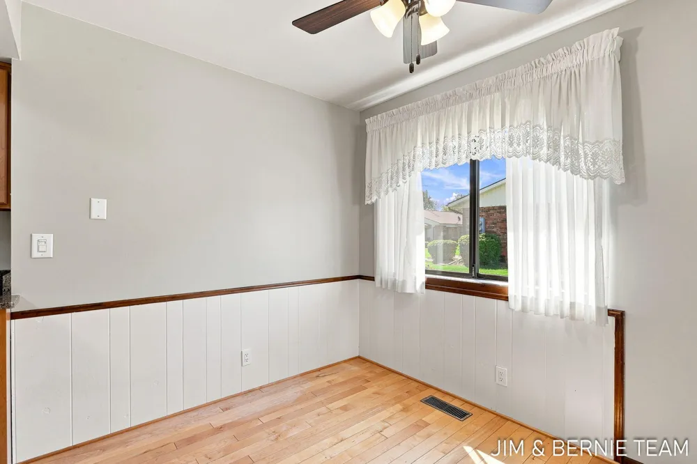 75 Old Mill Drive #13 Holland City, MI 49423