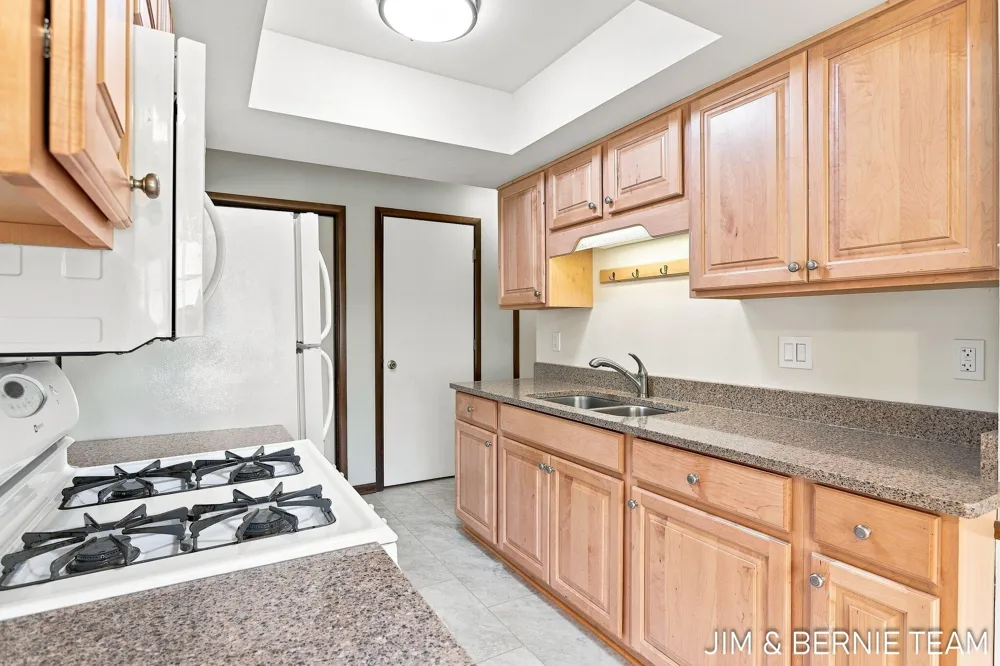 75 Old Mill Drive #13 Holland City, MI 49423