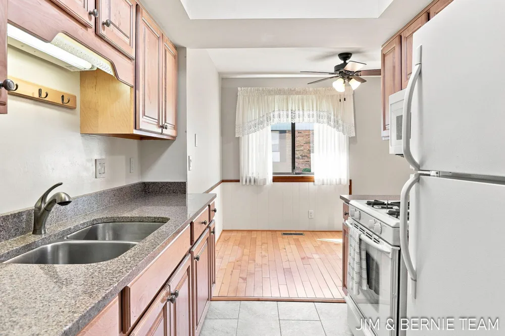 75 Old Mill Drive #13 Holland City, MI 49423