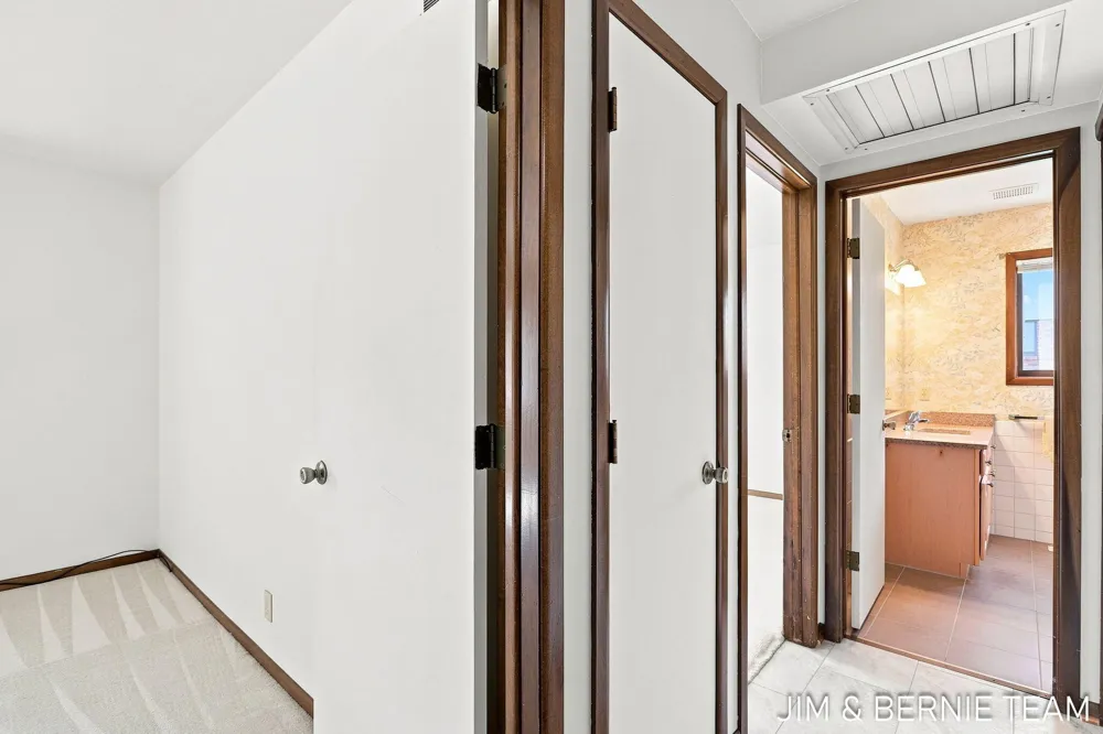 75 Old Mill Drive #13 Holland City, MI 49423