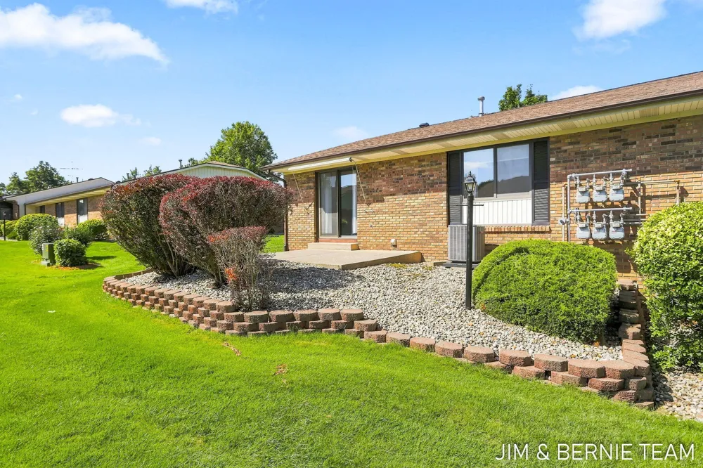 75 Old Mill Drive #13 Holland City, MI 49423