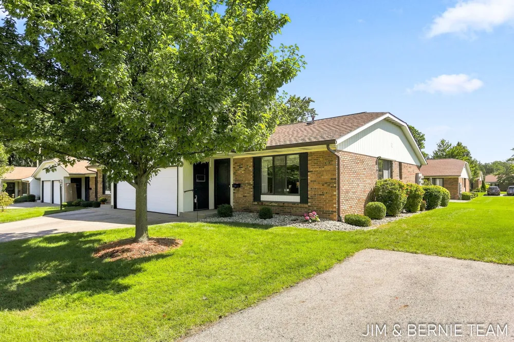 75 Old Mill Drive #13 Holland City, MI 49423