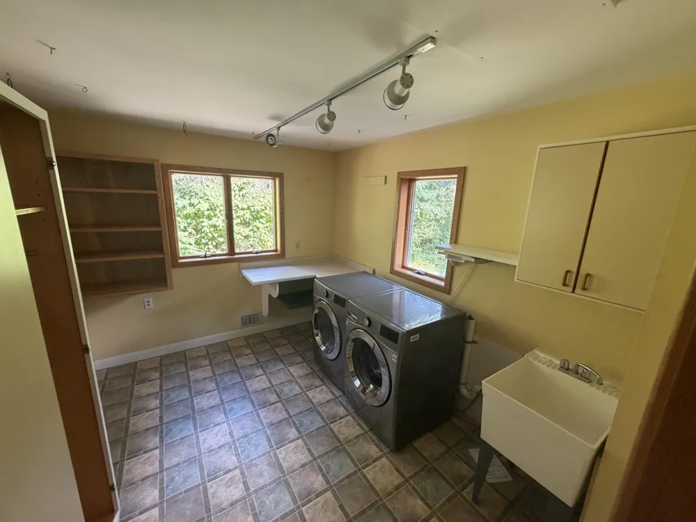 8621 Shirley Court Portage City, MI 49024