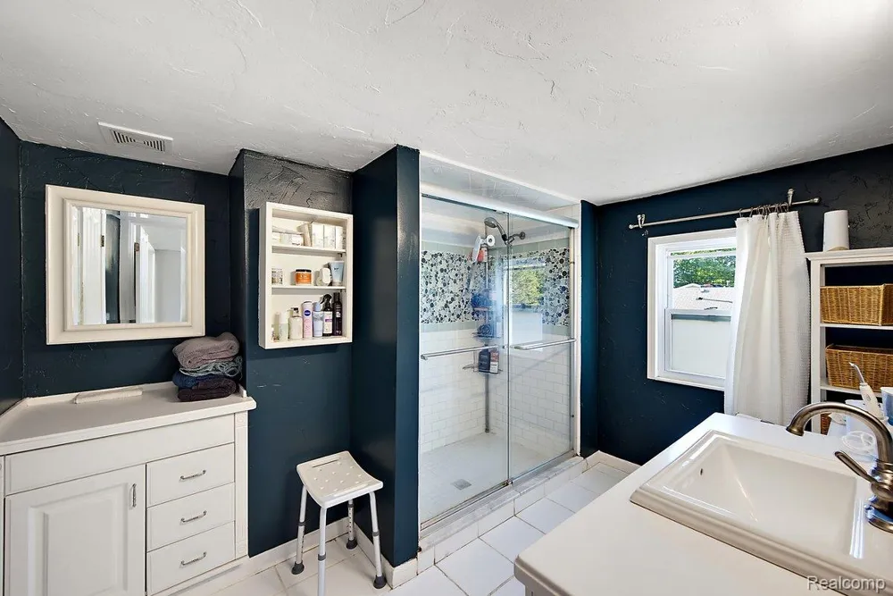 3067 Avalon Road Rochester Hills City, MI 48309