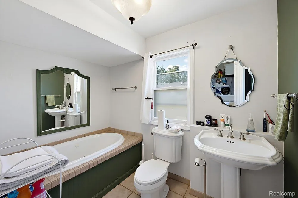 3067 Avalon Road Rochester Hills City, MI 48309