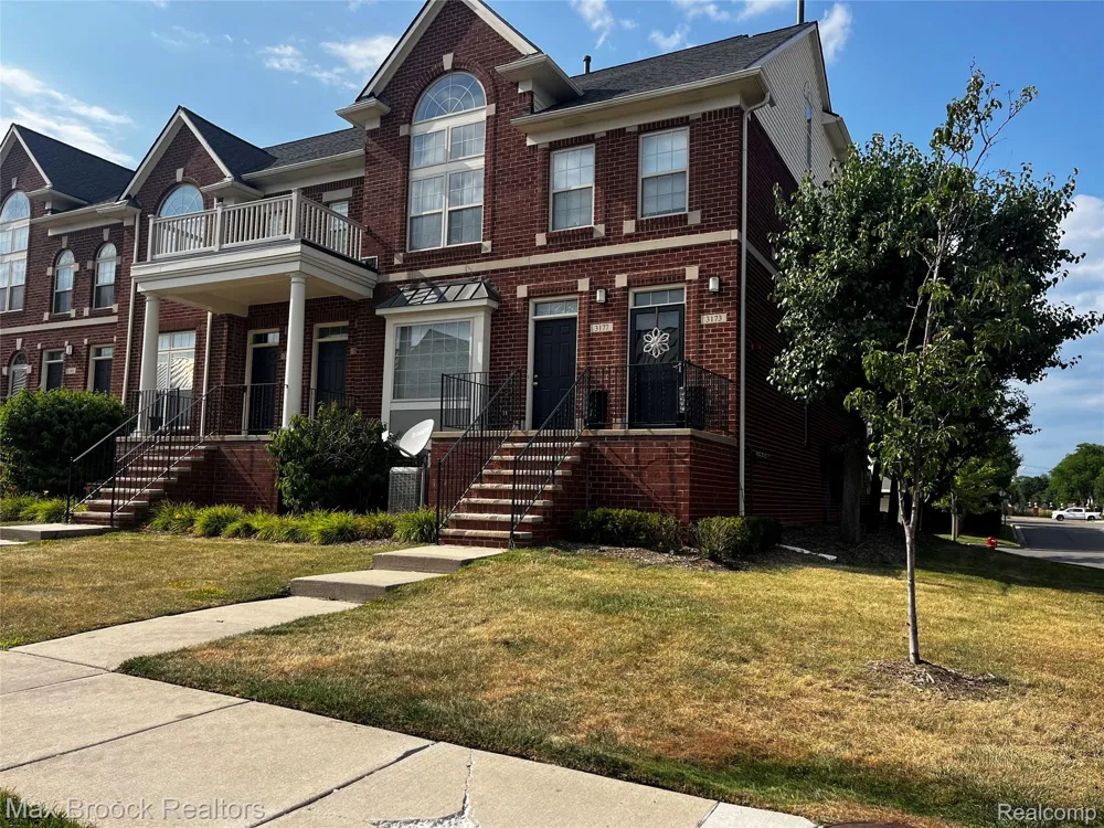 3177 Newbury Place Troy City, MI 48084