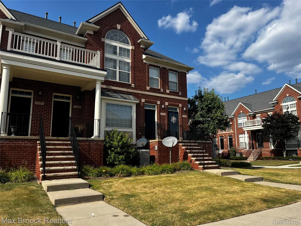 3177 Newbury Place Troy City, MI 48084