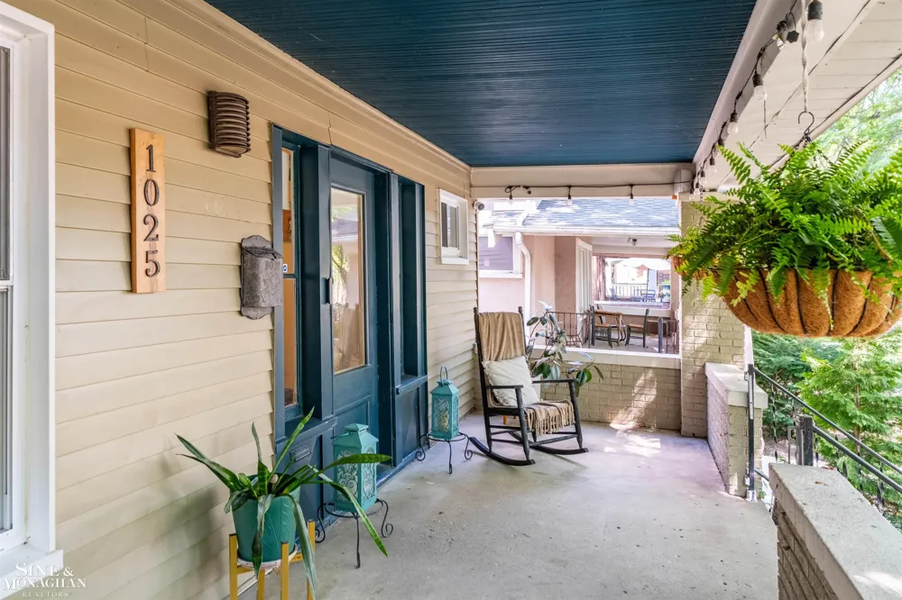 1025 Beaconsfield Avenue Grosse Pointe Park City, MI 48230
