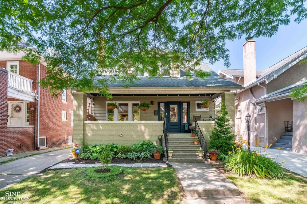 1025 Beaconsfield Avenue Grosse Pointe Park City, MI 48230