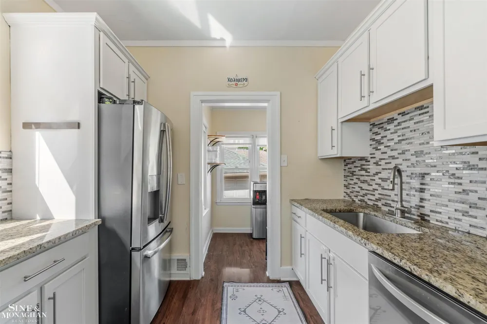 1025 Beaconsfield Avenue Grosse Pointe Park City, MI 48230