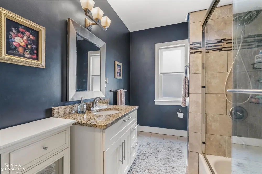1025 Beaconsfield Avenue Grosse Pointe Park City, MI 48230