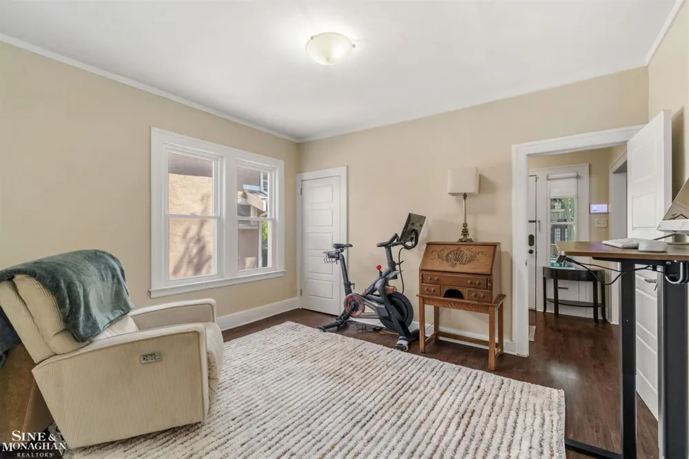 1025 Beaconsfield Avenue Grosse Pointe Park City, MI 48230