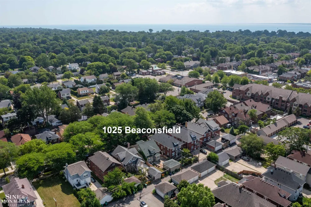 1025 Beaconsfield Avenue Grosse Pointe Park City, MI 48230