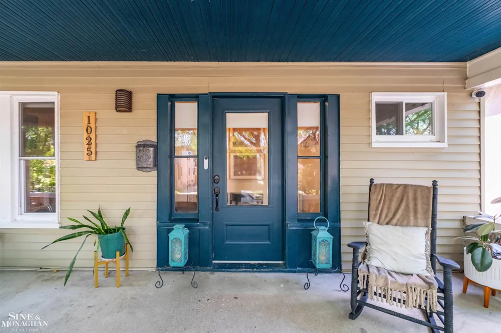 1025 Beaconsfield Avenue Grosse Pointe Park City, MI 48230