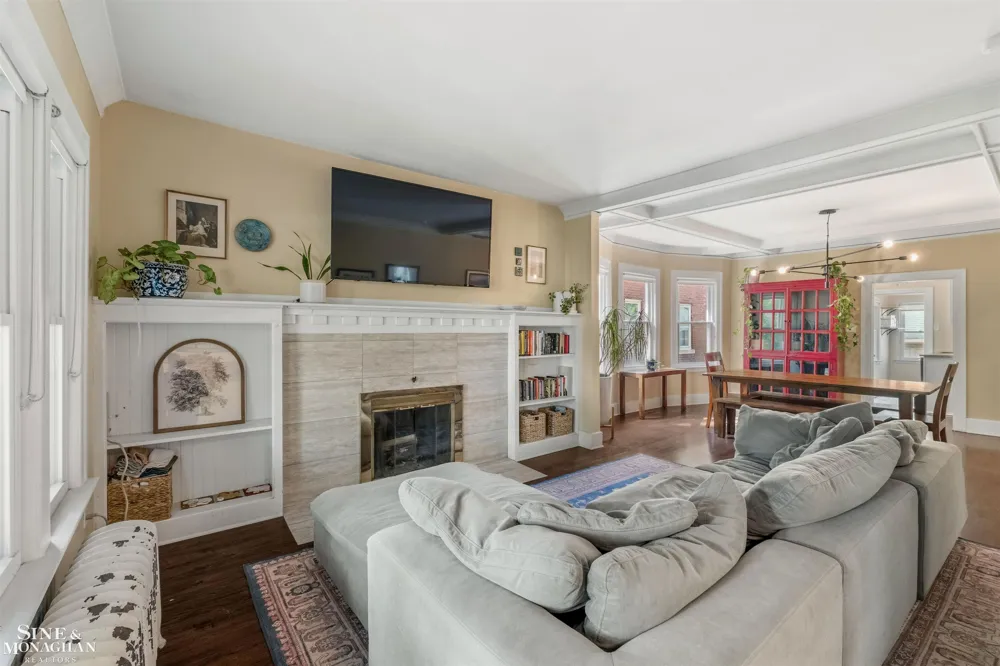 1025 Beaconsfield Avenue Grosse Pointe Park City, MI 48230