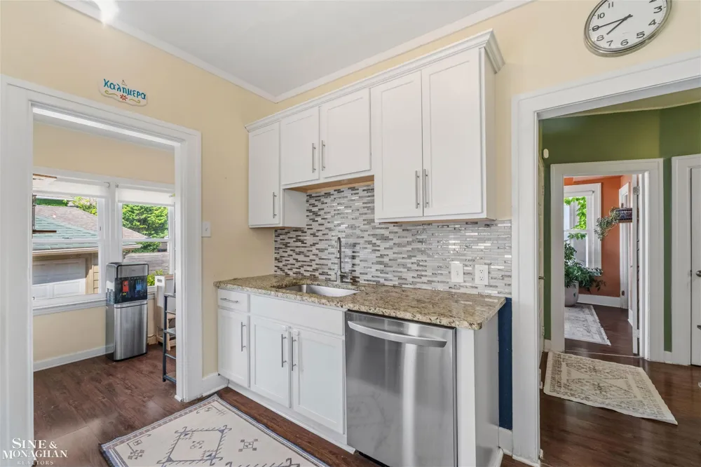 1025 Beaconsfield Avenue Grosse Pointe Park City, MI 48230