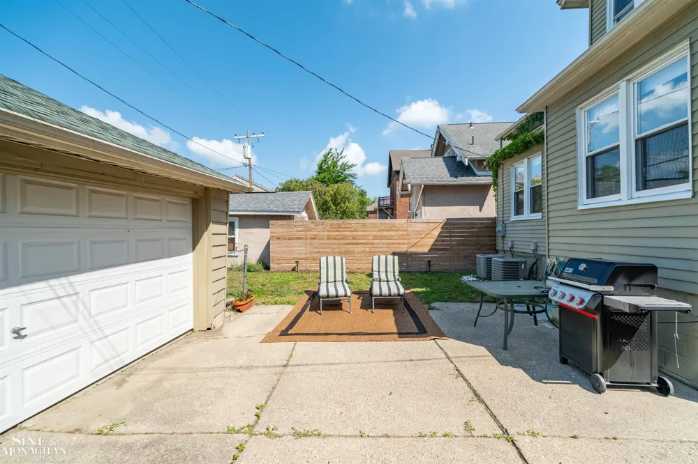 1025 Beaconsfield Avenue Grosse Pointe Park City, MI 48230