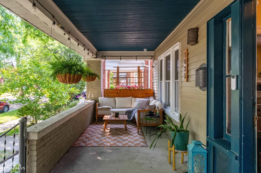 1025 Beaconsfield Avenue Grosse Pointe Park City, MI 48230