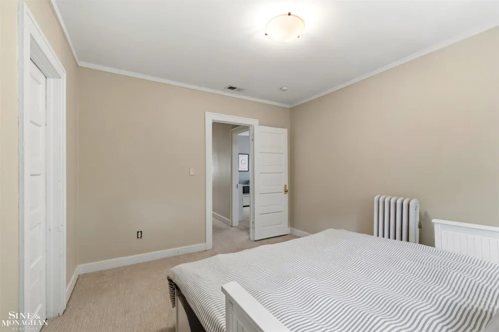 1025 Beaconsfield Avenue Grosse Pointe Park City, MI 48230