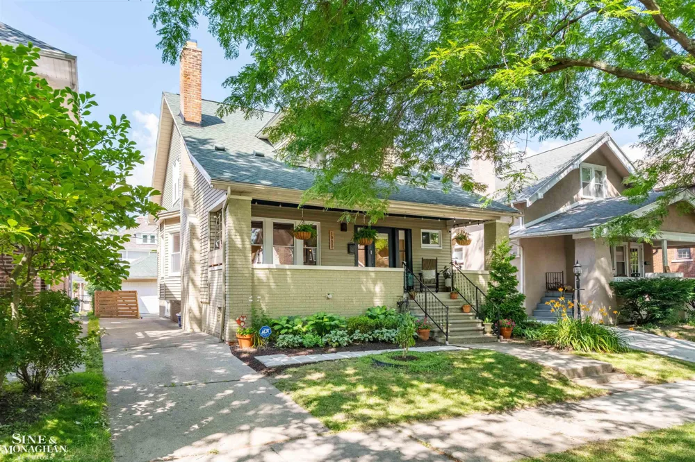 1025 Beaconsfield Avenue Grosse Pointe Park City, MI 48230