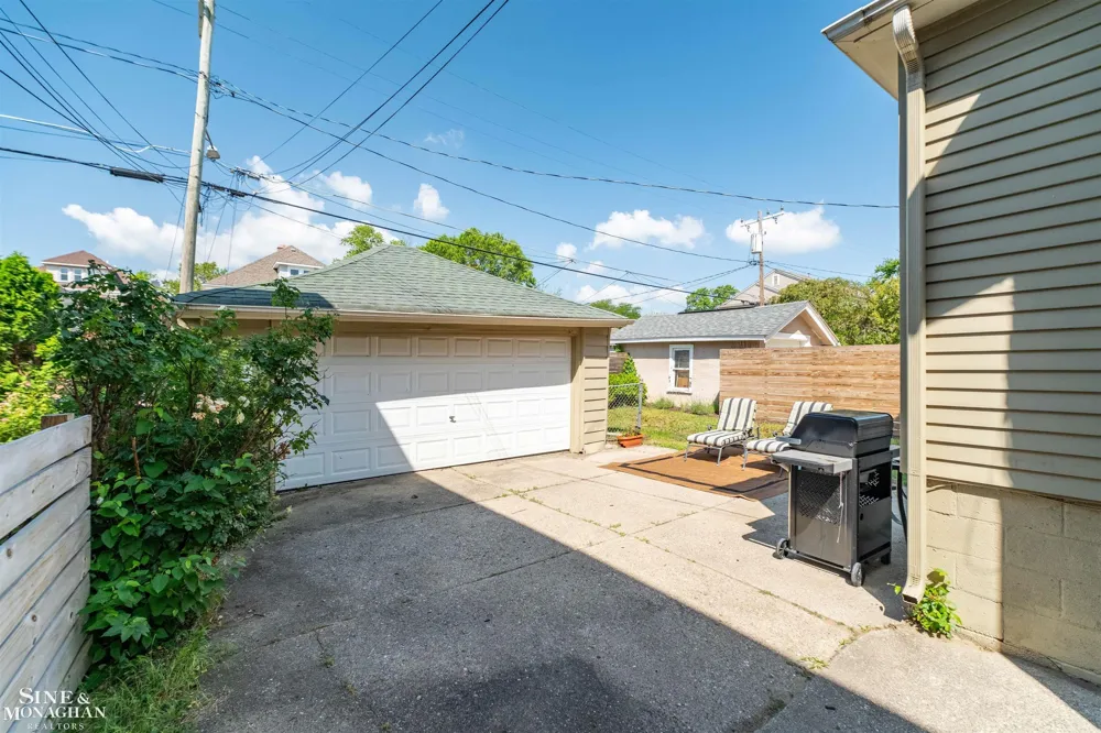 1025 Beaconsfield Avenue Grosse Pointe Park City, MI 48230