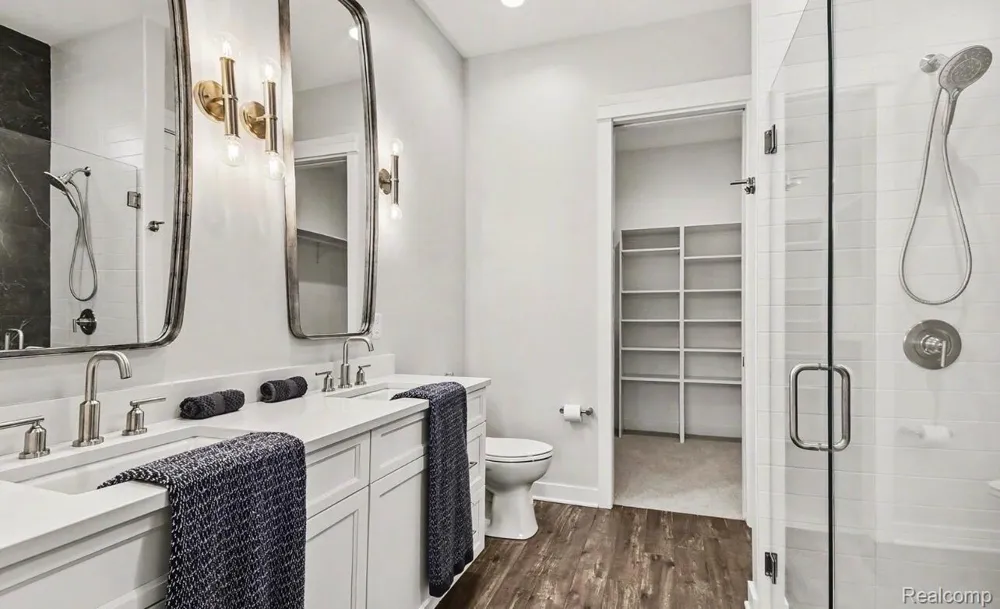 4219 Village Green Thomas Township, MI 48623