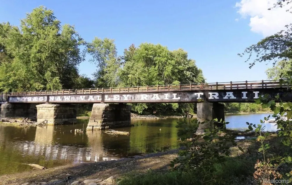 4219 Village Green Thomas Township, MI 48623