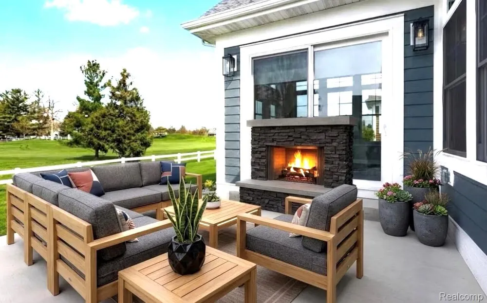 4219 Village Green Thomas Township, MI 48623