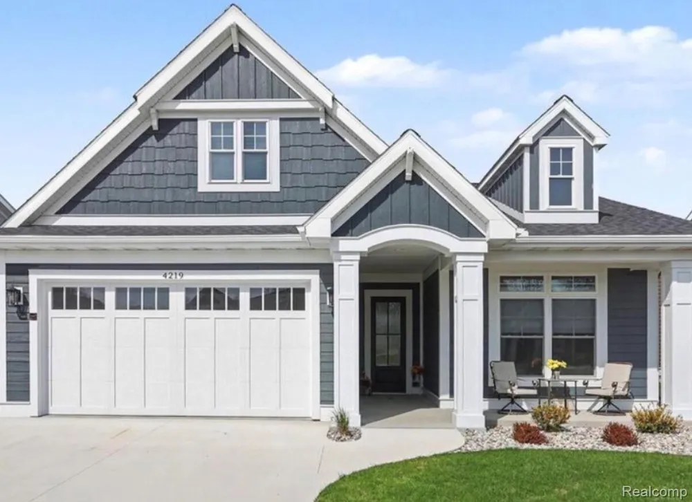4219 Village Green Thomas Township, MI 48623