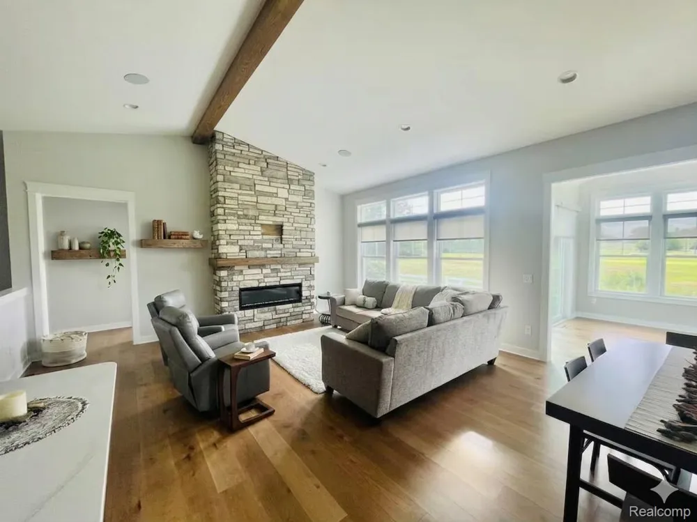4219 Village Green Thomas Township, MI 48623