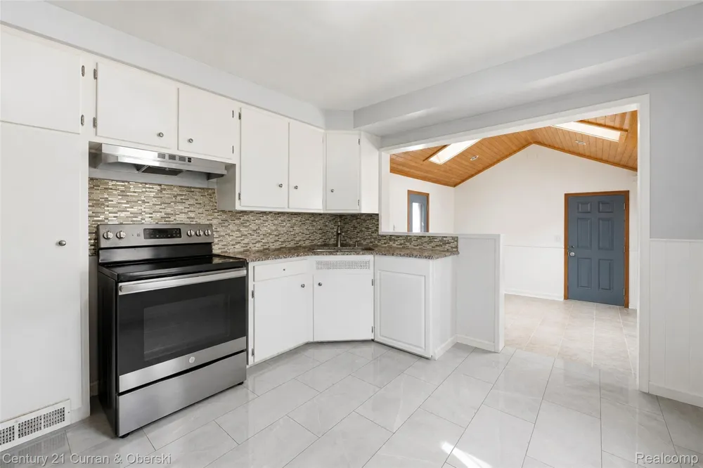 1651 Nightingale Street Dearborn City, MI 48128