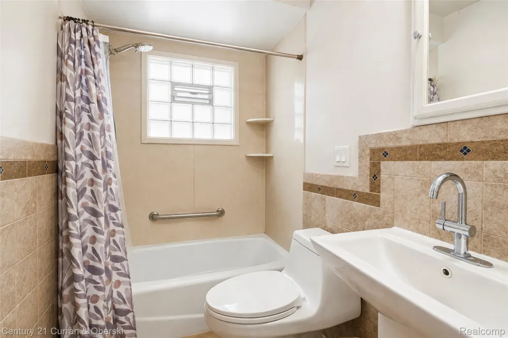 1651 Nightingale Street Dearborn City, MI 48128