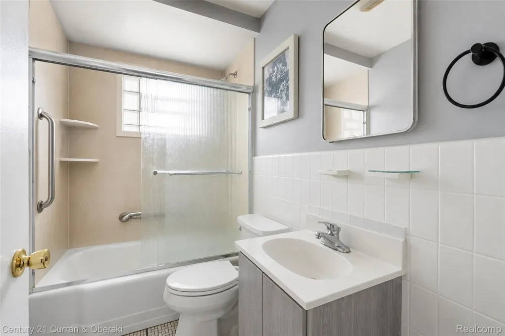 1651 Nightingale Street Dearborn City, MI 48128