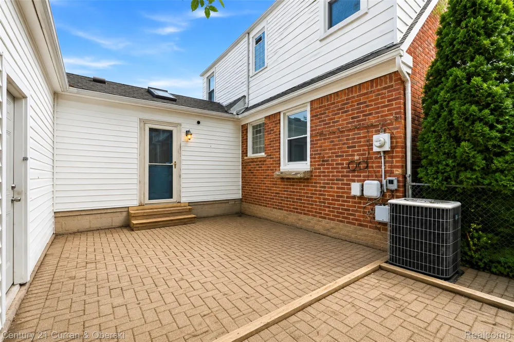 1651 Nightingale Street Dearborn City, MI 48128