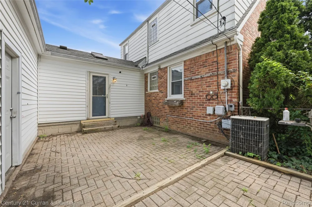 1651 Nightingale Street Dearborn City, MI 48128